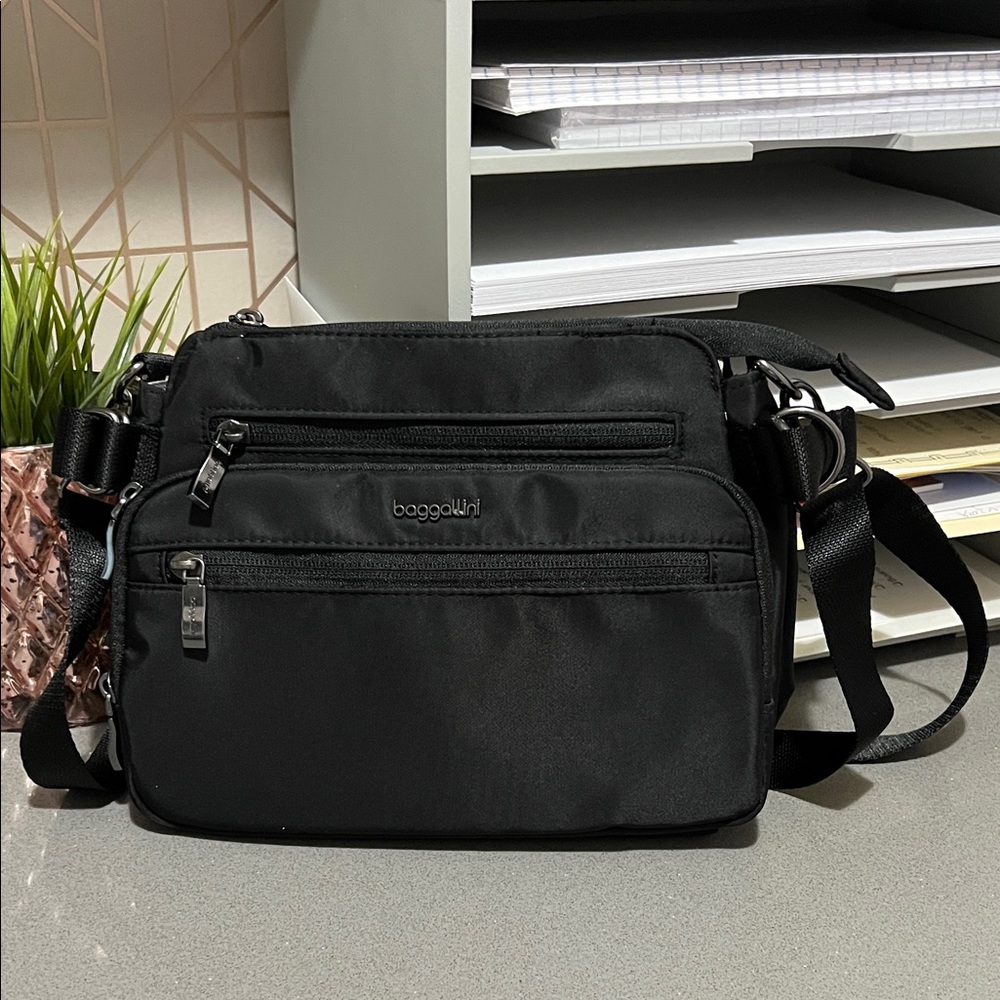 Marais BAGGALLINI Black Crossbody Bag